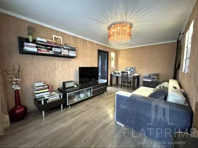 квартира за адресою Набережно-Хрещатицька вул., 35а