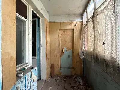комерційна за адресою Міру, 21