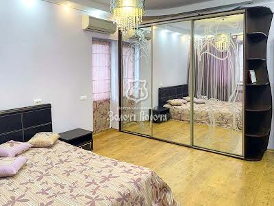квартира за адресою Урлівська вул., 21а