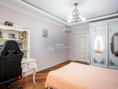 квартира за адресою Бориса Гмирі вул., 8б