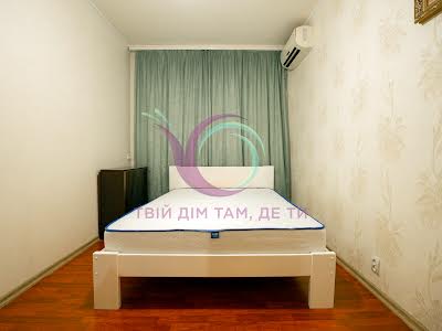 квартира за адресою Івасюка, 30