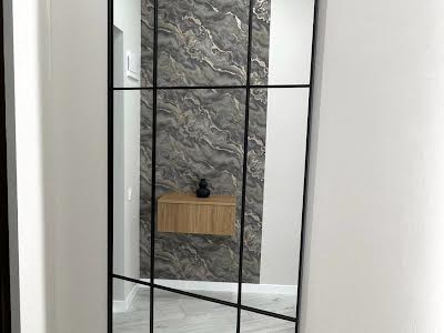 квартира за адресою Краснова вул., 3