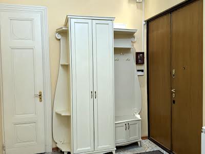 квартира за адресою Академіка Володимира Гнатюка вул. (), 20-22