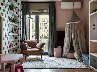 квартира за адресою Регенераторна вул., 4