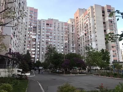 квартира за адресою Ревуцького вул., 5