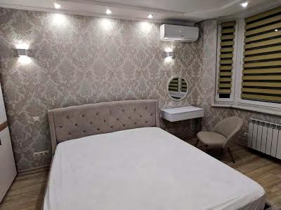 квартира по адресу Драгоманова ул., 4а