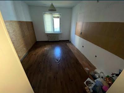 квартира за адресою Драгоманова вул., 1-Б