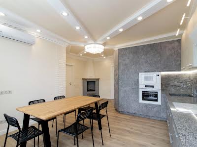 квартира за адресою Кахи Бендукідзе вул., 2