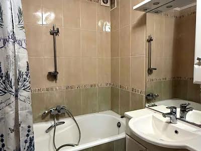 квартира за адресою Миколи Ушакова вул., 18