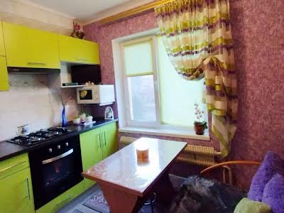 квартира по адресу Чаривная ул., 105а