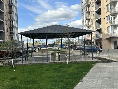 квартира за адресою Співдружності вул., 8