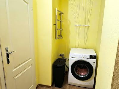 квартира за адресою Анни Ахматової вул., 13