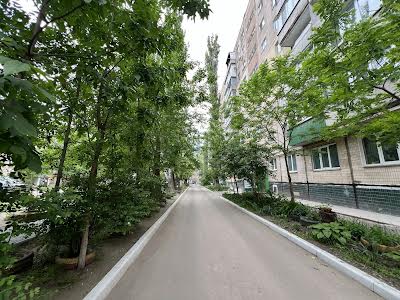 квартира за адресою Космонавтів вул., 132