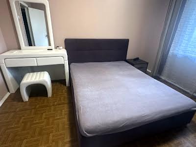 квартира за адресою Анни Ахматової вул., 43