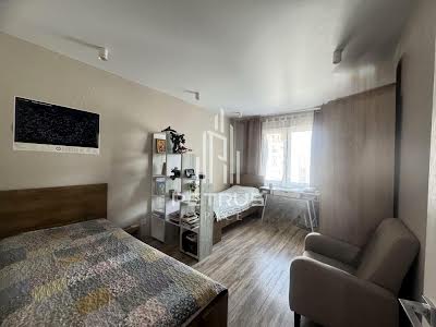 квартира за адресою Софії Русової вул., 3