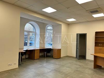 коммерческая по адресу Михаила Грушевского ул., 34/1
