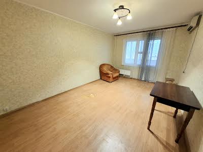 квартира за адресою Каштанова вул., 1/9