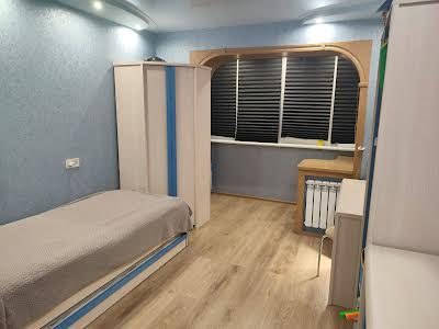 квартира за адресою Каденюка вул., 10