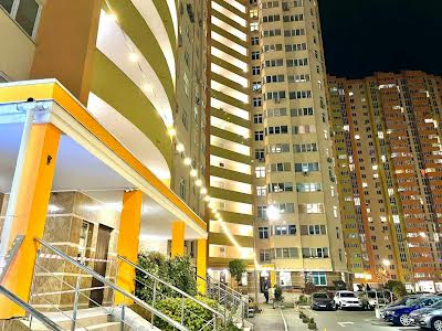 квартира за адресою Сім'ї Кульженків вул. (Петра Дегтяренка), 31-А