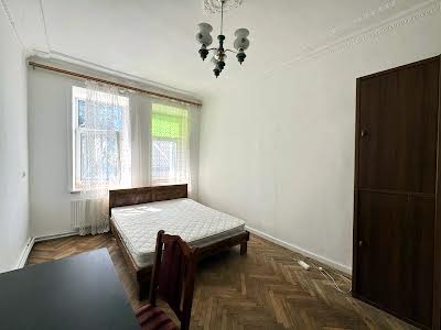 квартира за адресою Підзамче вул., 15