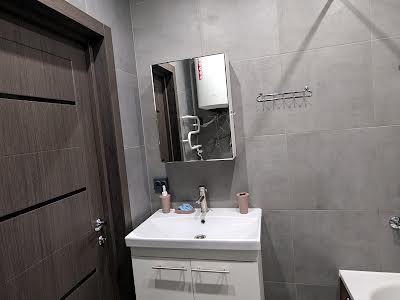 квартира по адресу Героев Небесной Сотни просп., 16/10