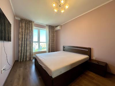 квартира за адресою Ревуцького вул., 40г