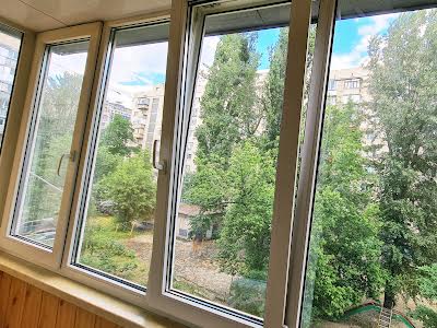 квартира за адресою Василя Тютюнника вул. (Анрі Барбюса), 56/2
