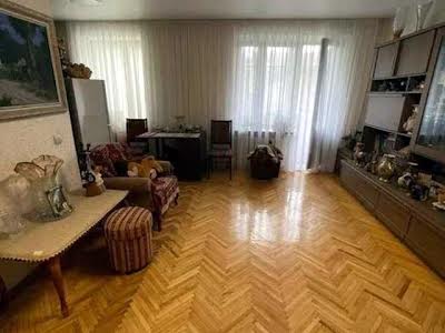 квартира за адресою Будівельників вул., 3