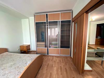 квартира за адресою Генерала Генадія Воробйова вул. (Курська), 13е