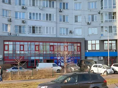 комерційна за адресою Єлизавети Чавдар вул., 1