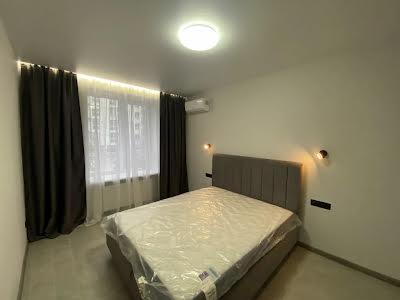квартира за адресою Сімейна вул., 5
