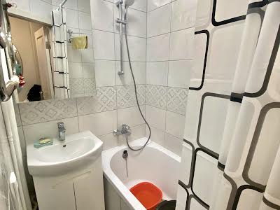квартира за адресою Срібнокільська вул., 8-А