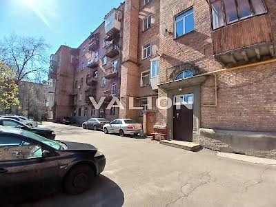 квартира за адресою Генерала Алмазова вул. (Кутузова), 1
