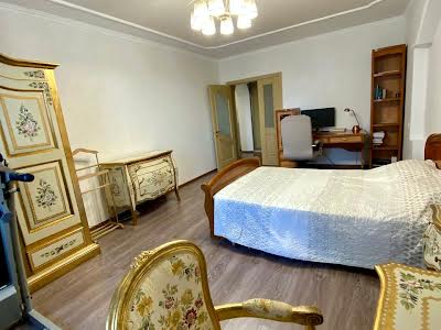 квартира за адресою Володимира Антоновича вул. (Свердлова), 26