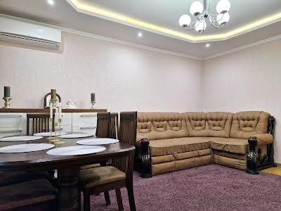 квартира за адресою Святошинська вул., 27