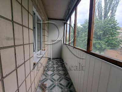 квартира за адресою Авіаконструктора Антонова вул., 15А