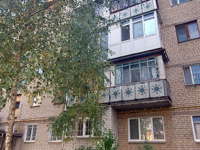 квартира по адресу Строителей ул., 16