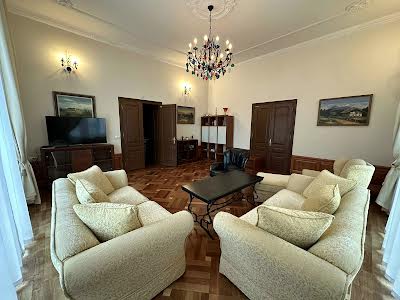 квартира за адресою Театральна вул., 23