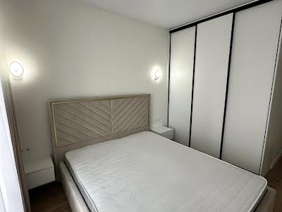 квартира по адресу Олександра Олеся ул., 5а