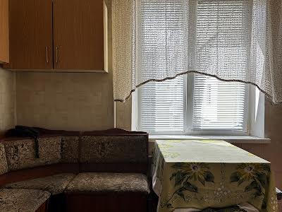 квартира по адресу Ревуцкого ул., 18