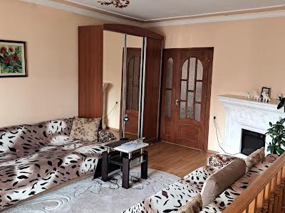 квартира по адресу Львов, Зерова ул., 11