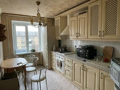 квартира за адресою Автозаводська вул., 89а