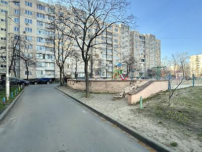 квартира за адресою Зої Гайдай вул., 2