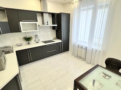 квартира за адресою Дмитрівська вул., 69