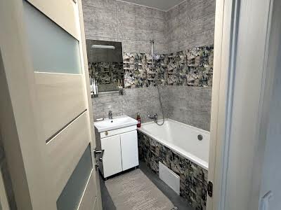 квартира за адресою Привокзальна вул., 2в