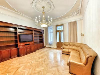 квартира за адресою Інститутська вул., 13/4