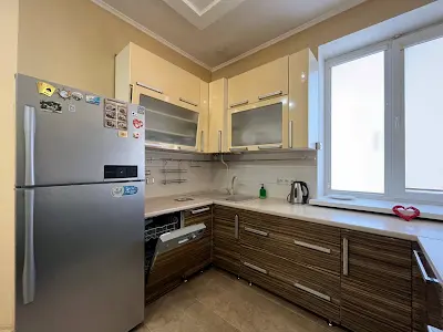 квартира за адресою Свято-Миколаївська вул. (Леніна), 29