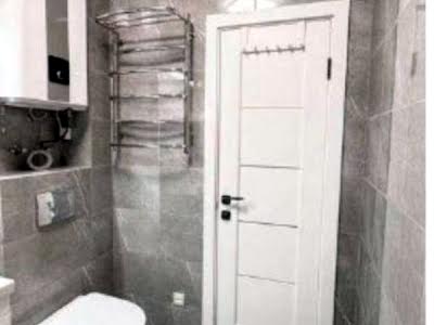квартира за адресою Драгоманова вул., 10