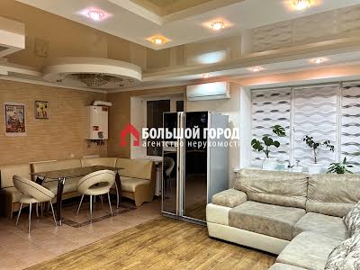 квартира за адресою Полякова вул., 25