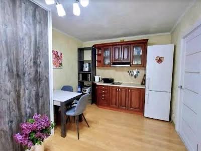 квартира за адресою Дмитра Луценка вул. (Крейсера 